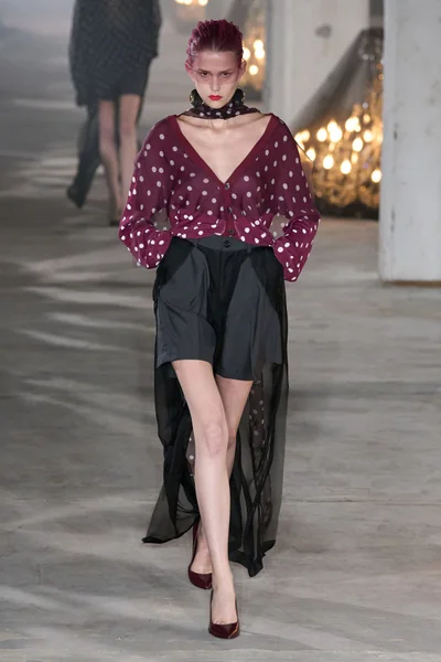 Look 15